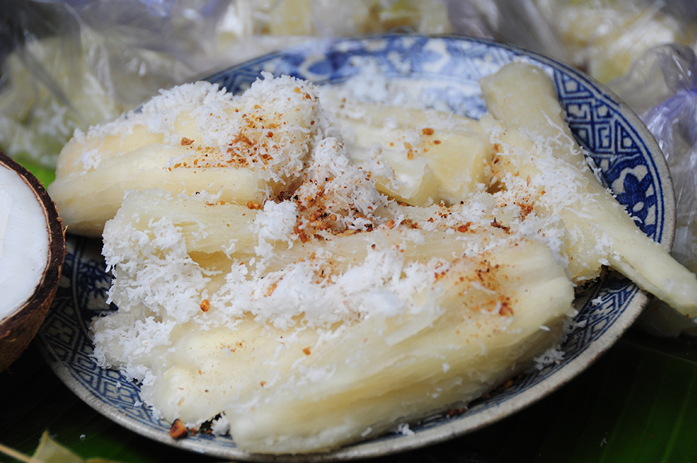 Steamed tapioca with sesame salt and chilli served at the Cu Chi Tunnels