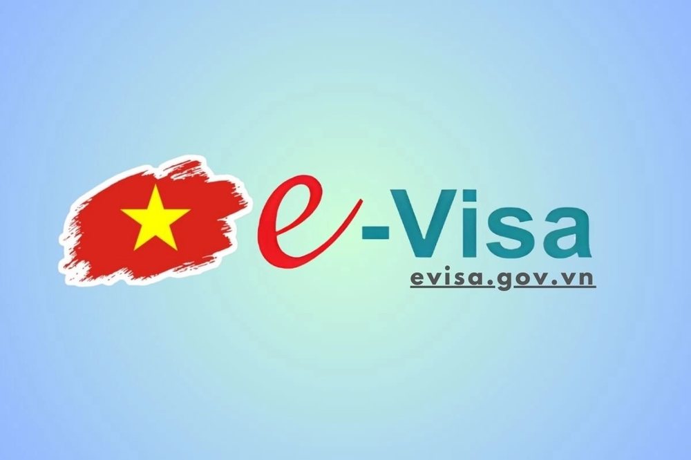 Vietnam e-Visa graphic with the national flag and the official site evisa.gov.vn